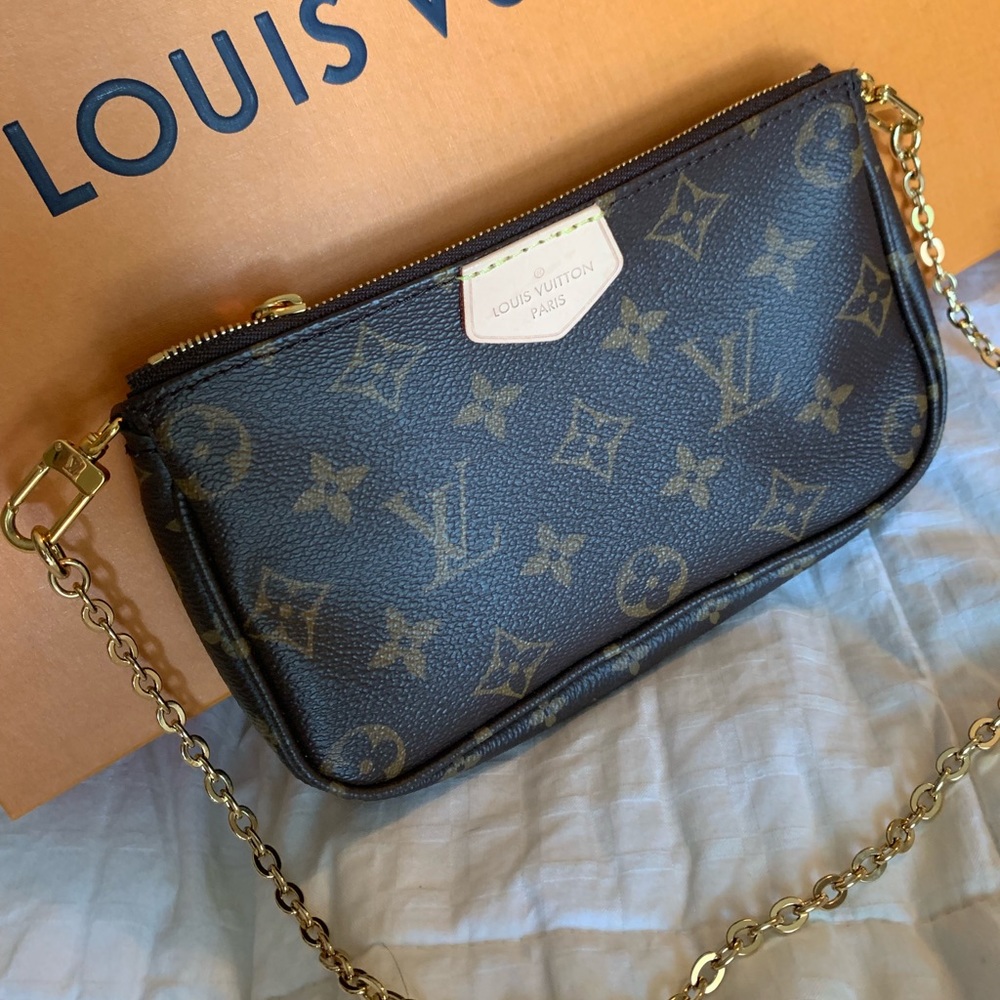 LOUIS VUITTON MINI POCHETTE ✨